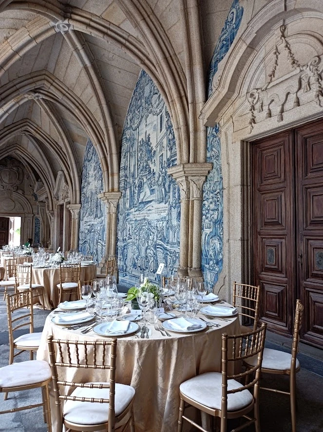 Lunch at the Cathedral of Porto